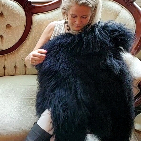 NWT Mongolian Fur Black Coat w/ Large Collar sz L - Picture 3 of 14